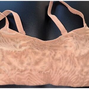 SKIMS sheer bra size 2x but fits like a 36 bra